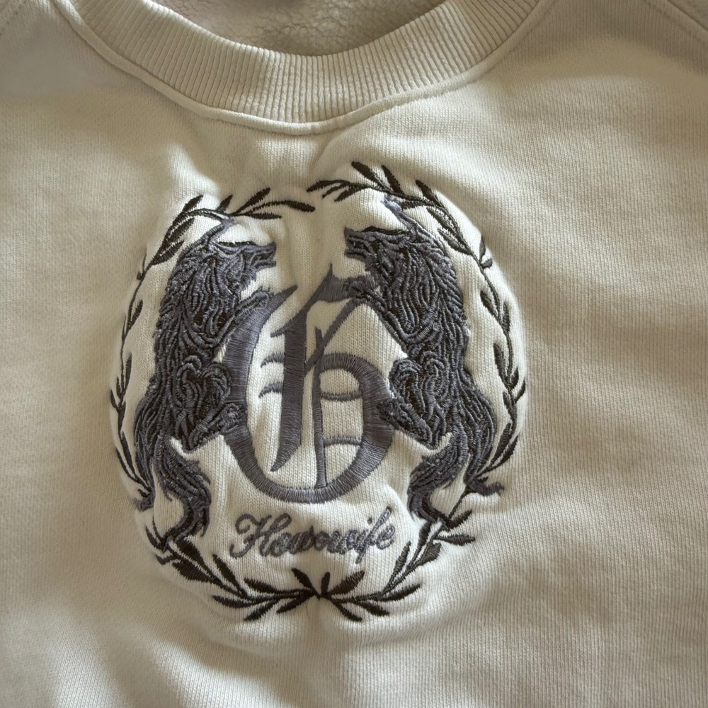 Greyson Housewife Embroidered Crewneck Sweatshirt White Women's M Made in Peru - Picture 4 of 10